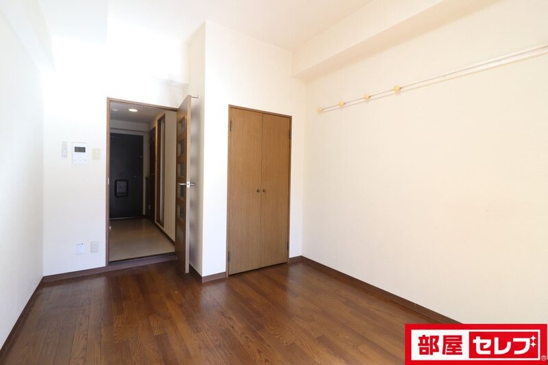 居室・リビング　※３０３号室内装写真参照