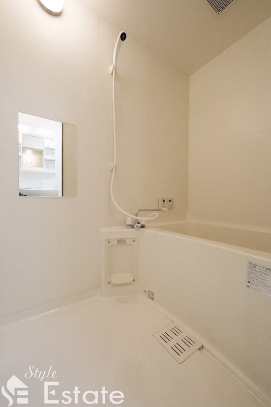 バス・シャワールーム　バスルーム