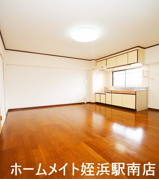 居室・リビング　★キッチンに窓で換気バッチリ♪★参考写真