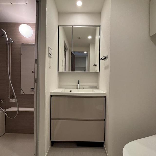 洗面設備　※写真は同タイプ住戸です。