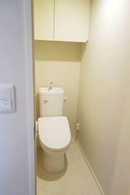 トイレ　※写真は同タイプ住戸です。