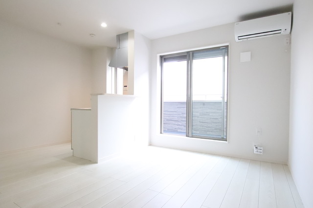 居室・リビング　明るい印象のお部屋です