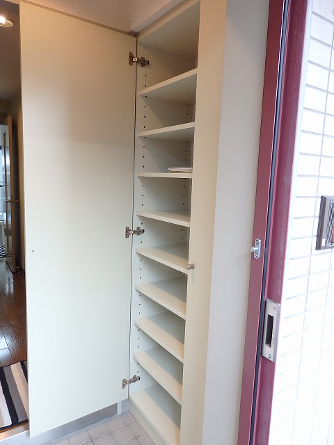 玄関　参考写真（同物件別部屋）
