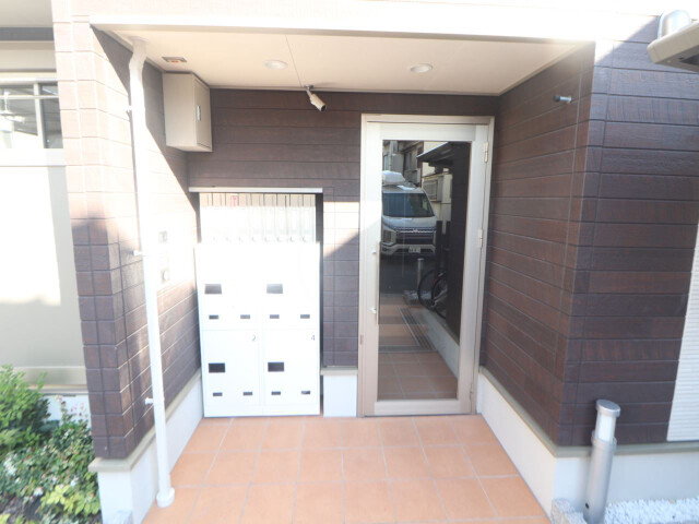 エントランス　宅配BOX・オートロック有