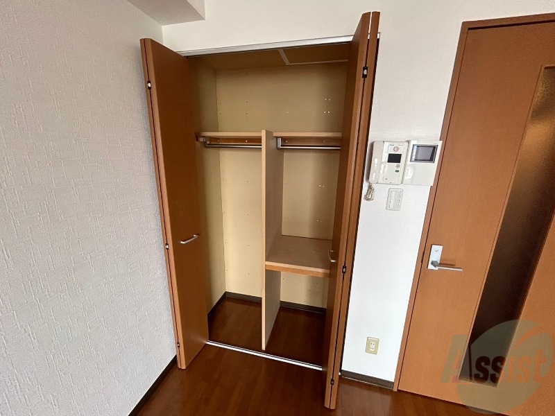 収納　寝室の収納です。部屋がすっきり片付きます。