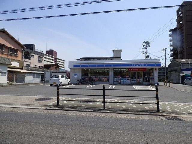 コンビニ　ローソン（コンビニ）まで328m