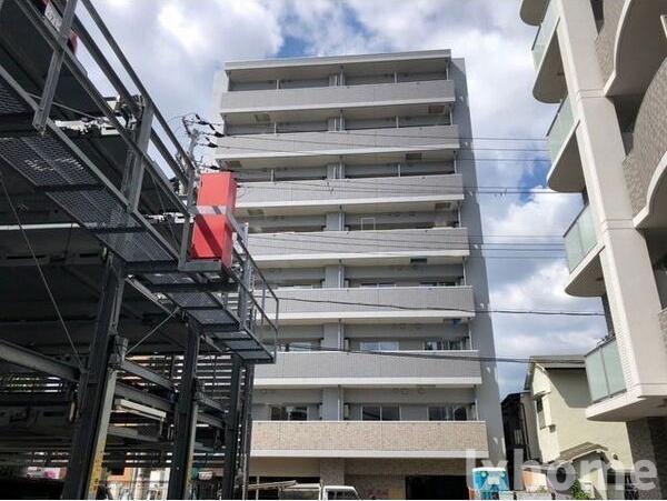 エントランス　建物の内部です