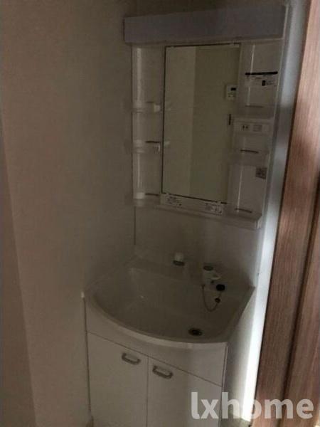 洗面設備　コンパクトで使いやすい洗面所