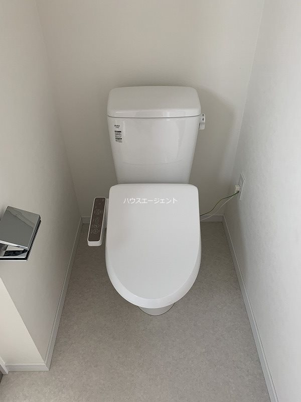 トイレ　綺麗なトイレですね。※別号室参考画像