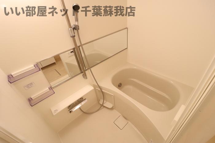バス・シャワールーム　落ち着いた空間のお風呂です