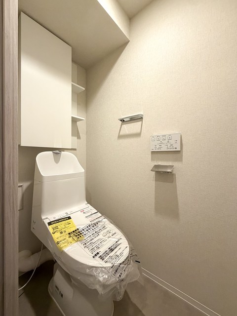 トイレ　※写真は同タイプ住戸です。