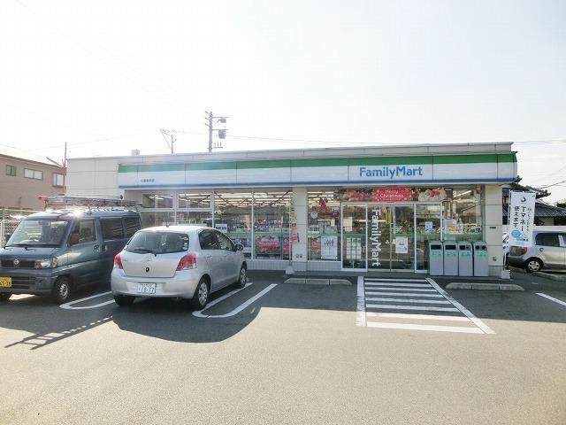 コンビニ　ファミリーマート／小倉熊本一丁目店（コンビニ）まで206m