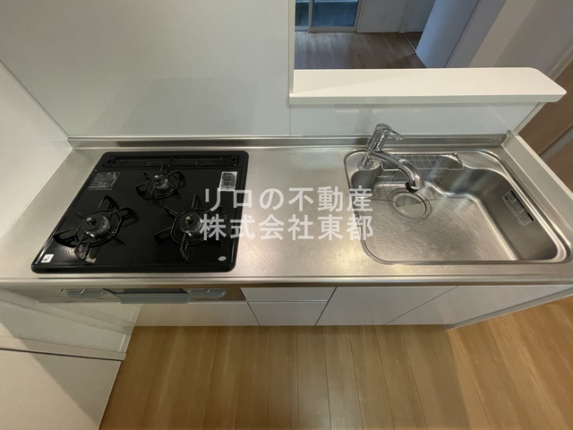 キッチン　キッチンは収納付！調理器具など必要な物を収納できます☆