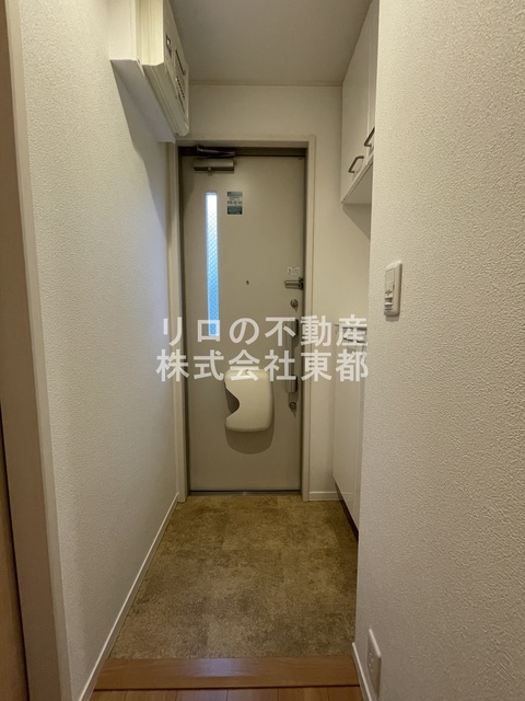玄関　自然光が入る玄関です♪