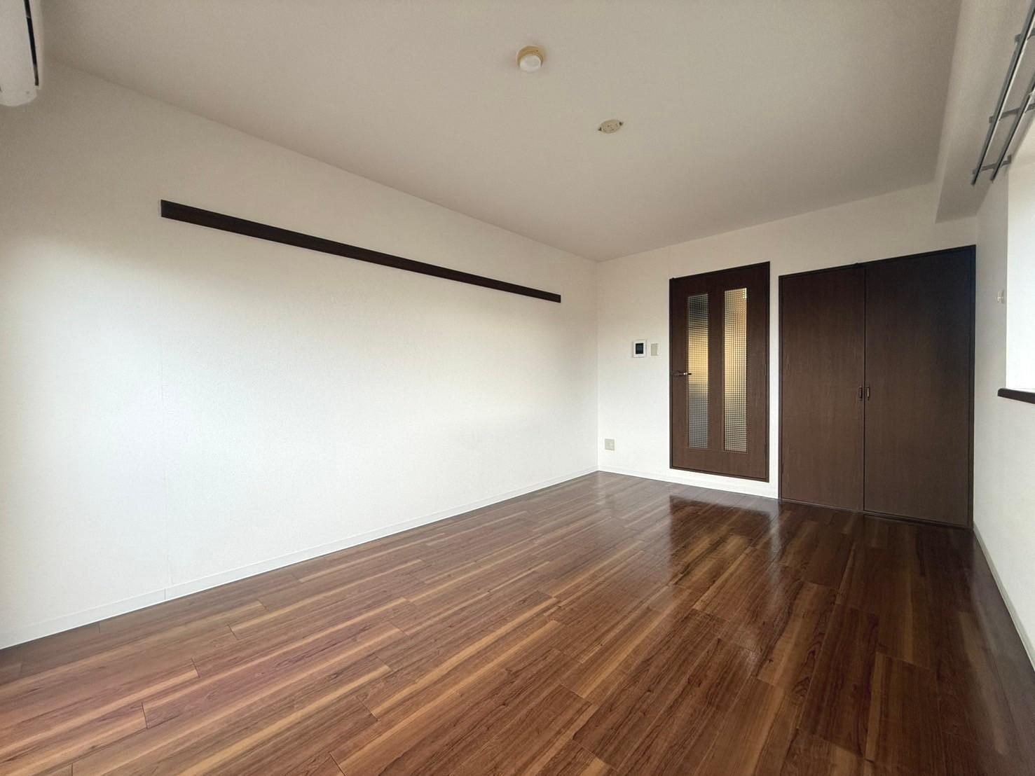 居室・リビング　明るい日差しの差し込むお部屋です