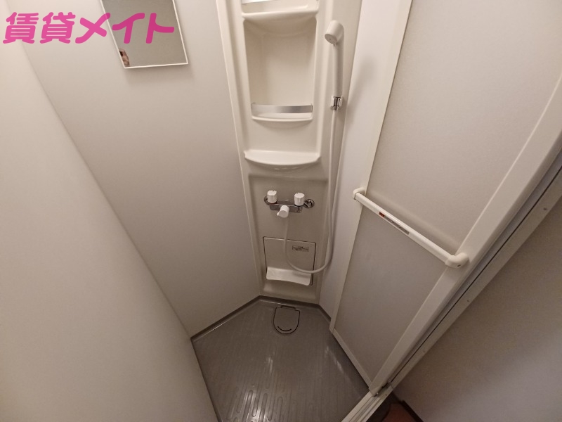 バス・シャワールーム　別部屋反転画像参考