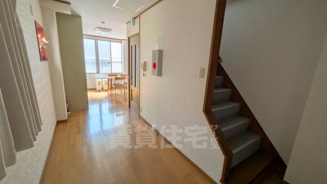 九条南4丁目 貸家の居間写真