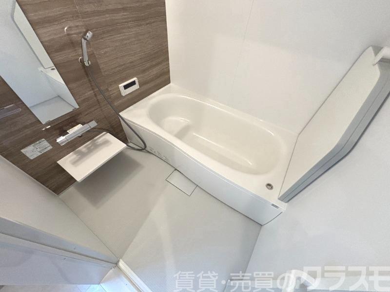 バス・シャワールーム　浴室乾燥機＆追焚機能付き広々バスルーム♪