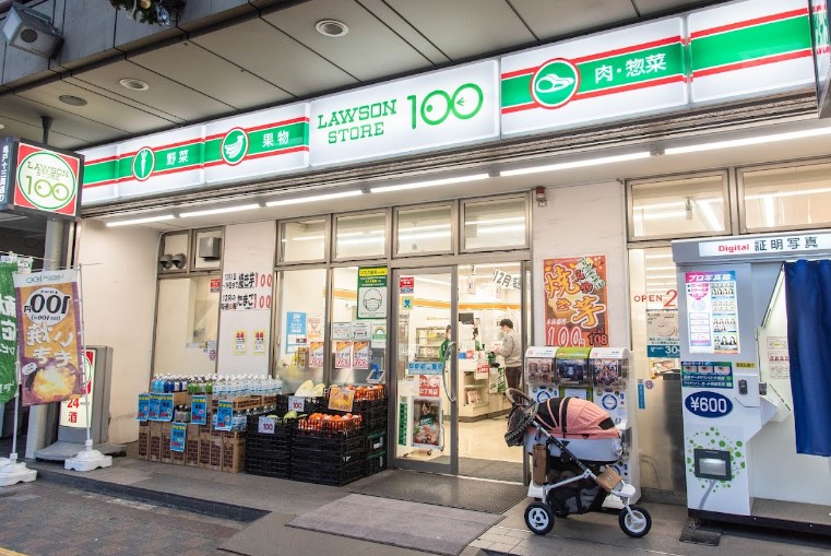 コンビニ　ローソンストア100 亀戸二丁目店（コンビニ）まで161m