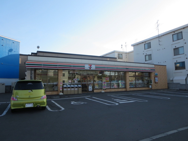 コンビニ　セブンイレブン札幌北39条店（コンビニ）まで428m