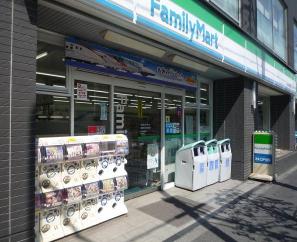 コンビニ　ファミリーマート清澄白河駅前店（コンビニ）まで73m