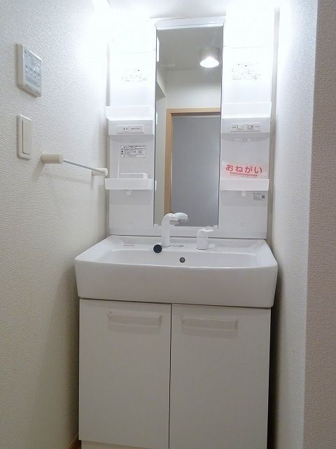 洗面設備　☆シャワー付洗面台☆