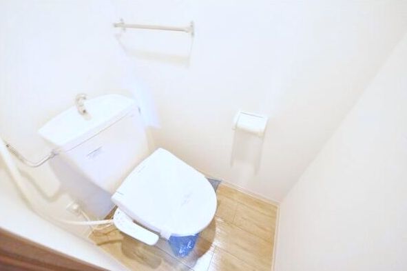 トイレ　いつも清潔・ウォシュレット完備しています♪