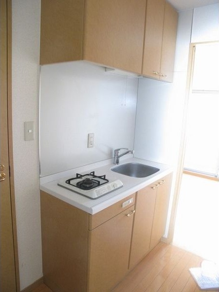 キッチン　※写真は同じマンションの違う部屋のものになります。