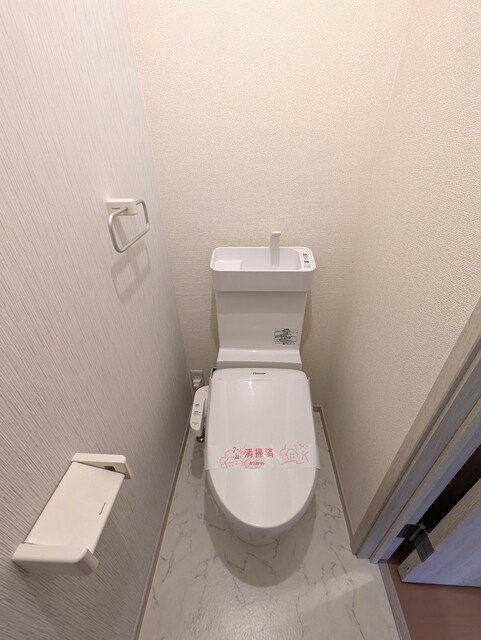 トイレ　★トイレは暖房便座付きです★