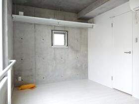 小田急線 千歳船橋駅 徒歩3分 4階建 築11年の居間写真