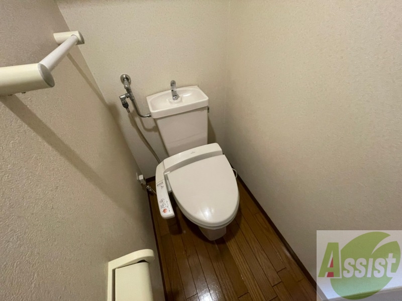 トイレ　トイレです。ウォシュレット付を探している方、おすすめです。