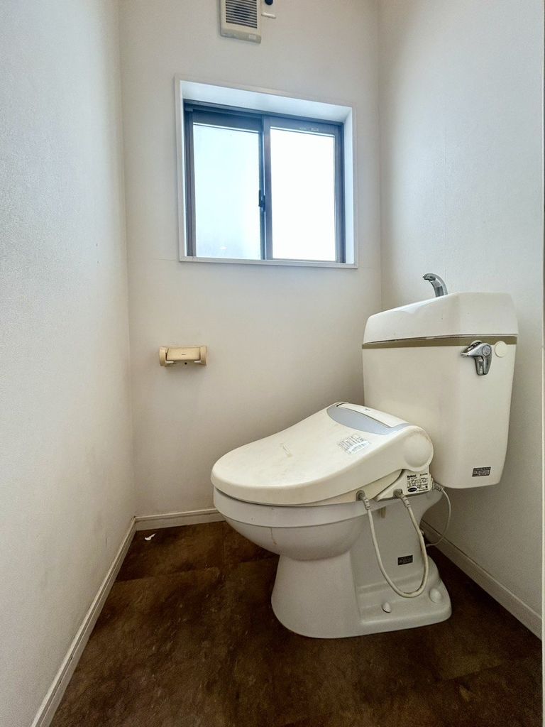 奈良市大宮町2丁目貸家のトイレ写真