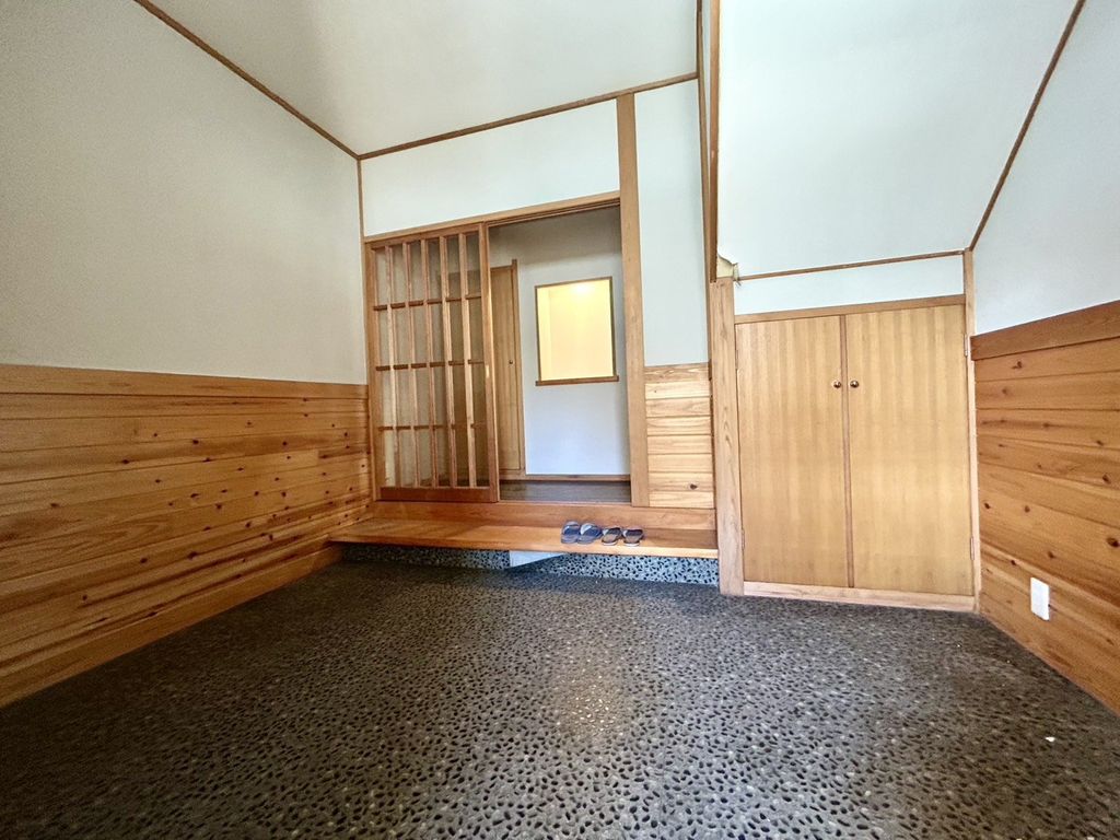 奈良市大宮町2丁目貸家の玄関写真