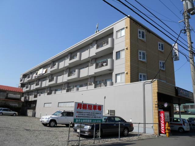 【函館市若松町のマンションの建物外観】