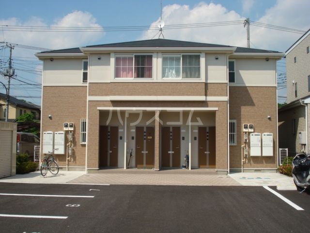 相模原市中央区田名塩田のアパートの建物外観