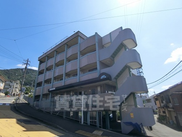 京都市山科区大塚中溝のマンションの建物外観