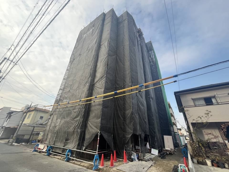 松山市木屋町のマンションの建物外観