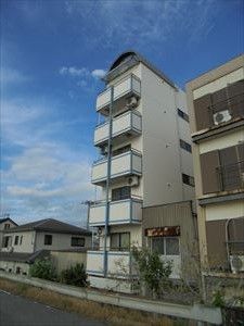 和歌山市伝法橋南ノ丁のマンションの建物外観