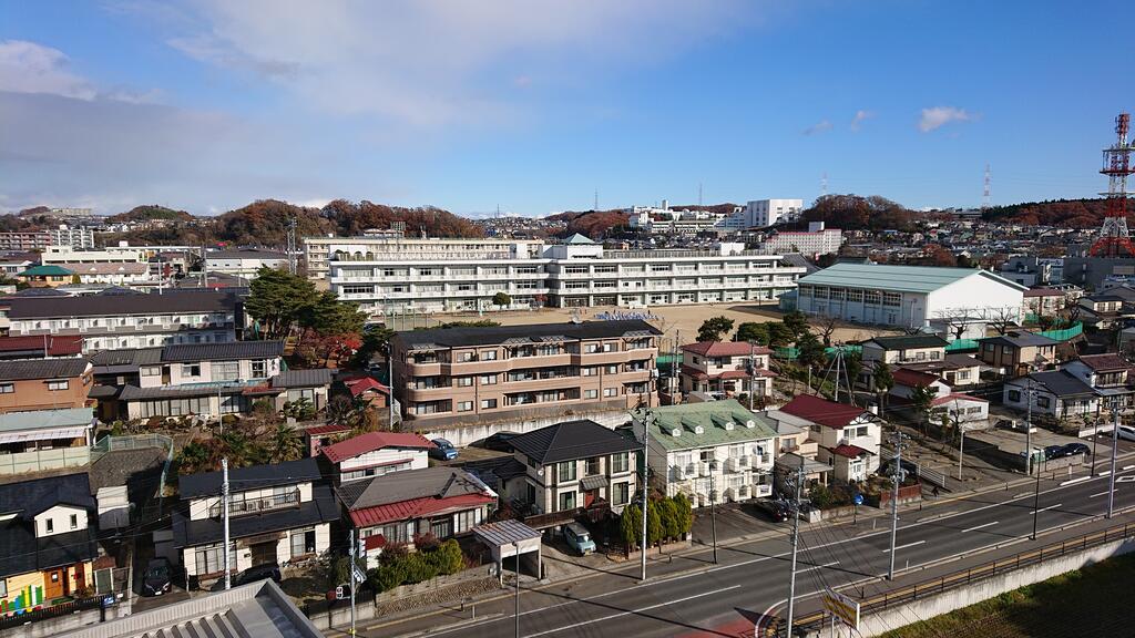 【ハイフラット２１泉の小学校】