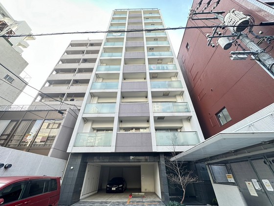 【広島市中区猫屋町のマンションの建物外観】