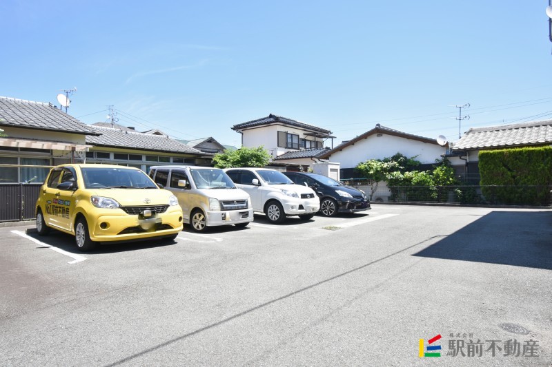 【スプリングウインドIIIの駐車場】