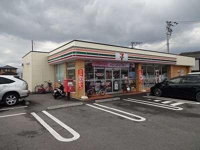 【板野郡藍住町勝瑞のアパートのコンビニ】