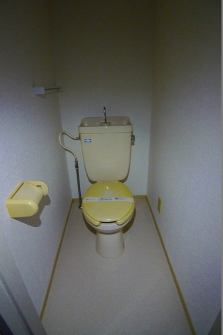 トイレ　別号室の写真です