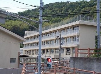 小学校　高知市立五台山小学校（小学校）まで1041m