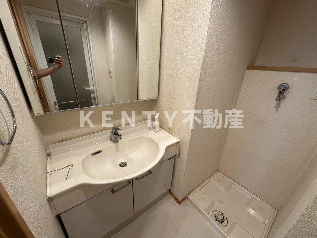 洗面設備　コンパクトで使いやすい洗面所