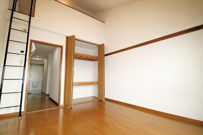 居室・リビング　３回はロフト付きです