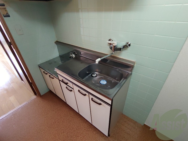 キッチン　キッチンは綺麗で調理スペースもしっかりございます。