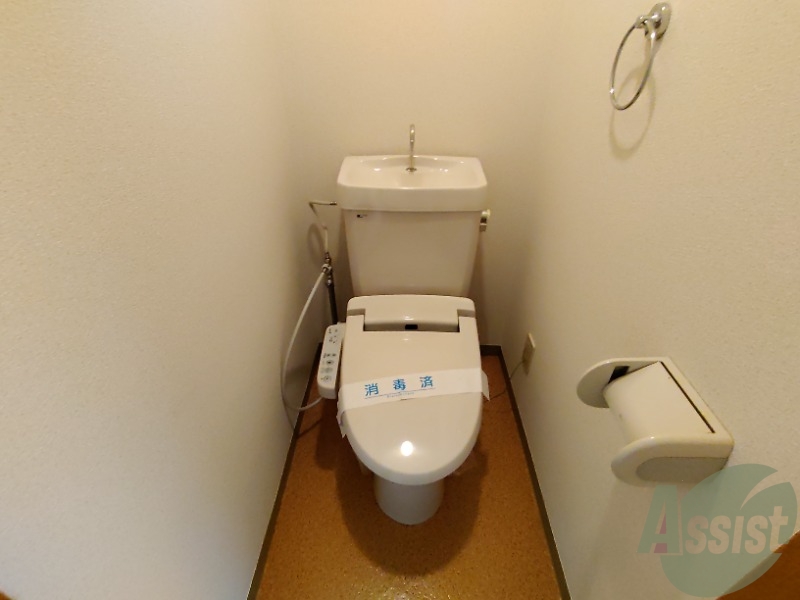 トイレ　トイレは綺麗でウォッシュレットも付いて快適にお使い頂けます。
