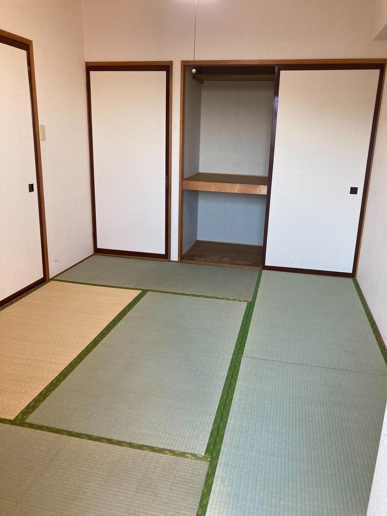 センチュリー鳥屋部の内装写真