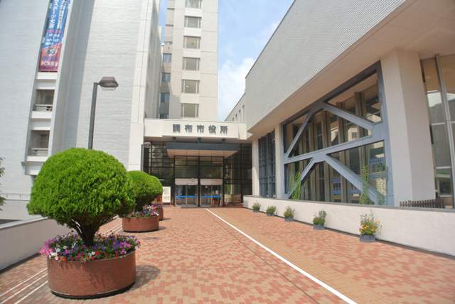 役所　調布市役所（役所）まで647m